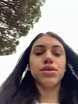 Snapshot of ilariea_girl chatting on October 2025 01:33:02 PM ilariea girl online show from October 2025 01:33:02 PM