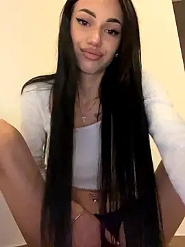 Snapshot of ilariea_girl chatting on November 2025 09:35:01 PM ilariea girl online show from November 2025 09:35:01 PM