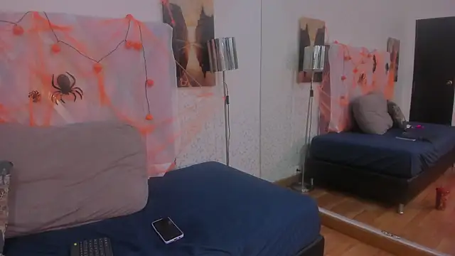 Snapshot of chloejhonson chatting on October 2025 11:41:02 AM chloejhonson online show from October 2025 11:41:02 AM