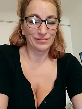 Snapshot of Fifi83Bell chatting on November 2025 12:55:01 PM Fifi83Bell online show from November 2025 12:55:01 PM