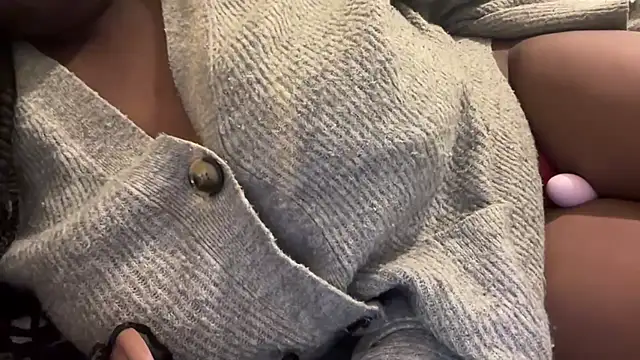 Snapshot of nanaisbackk chatting on October 2025 08:40:02 PM nanaisbackk online show from October 2025 08:40:02 PM