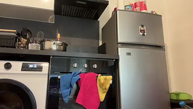 Snapshot of nanaisbackk chatting on November 2025 08:13:01 AM nanaisbackk online show from November 2025 08:13:01 AM