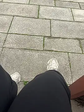 nanaisbackk online show from February 2026 02:35:01 PM