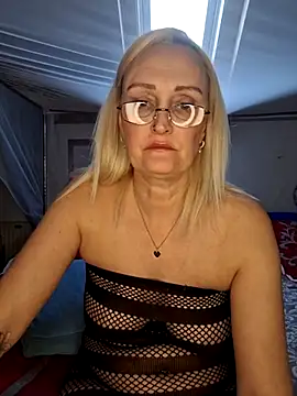 Jenny Blum online show from November 2025 11:10:02 AM