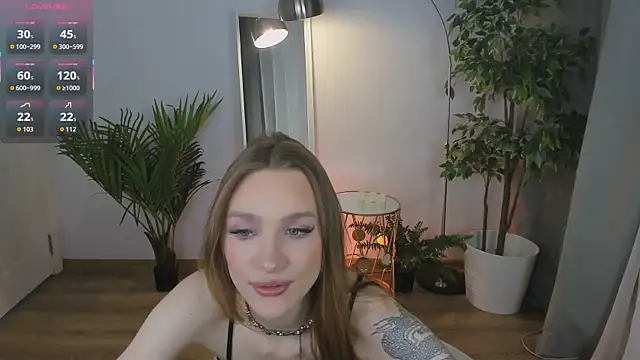 Snapshot of PollyMayer chatting on November 2025 09:04:01 PM PollyMayer online show from November 2025 09:04:01 PM