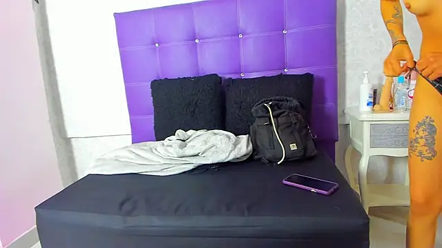 LeaMoreau22 online show from October 2025 11:45:02 AM