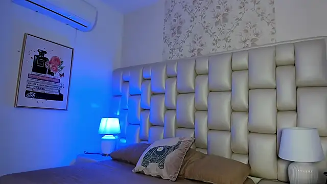 Snapshot of Peyton_louise chatting on November 2025 11:54:01 AM Peyton louise online show from November 2025 11:54:01 AM