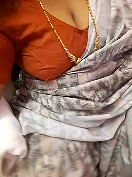 Snapshot of Tamil_Ammani chatting on October 2025 07:11:01 PM Tamil Ammani online show from October 2025 07:11:01 PM