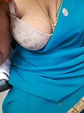 Snapshot of Tamil_Ammani chatting on November 2025 03:45:01 PM Tamil Ammani online show from November 2025 03:45:01 PM