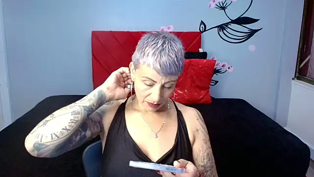 Charlotte  Gray online show from November 2025 12:27:02 PM