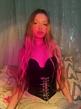  Siennaaa  online show from April 2026 07:29:01 PM