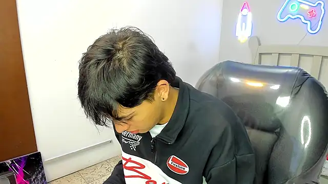 Snapshot of StiwenTwink chatting on October 2025 02:31:01 PM StiwenTwink online show from October 2025 02:31:01 PM