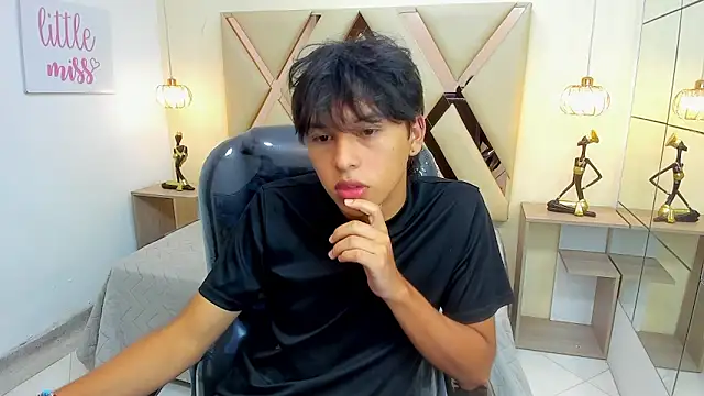 StiwenTwink online show from February 2026 12:33:02 PM