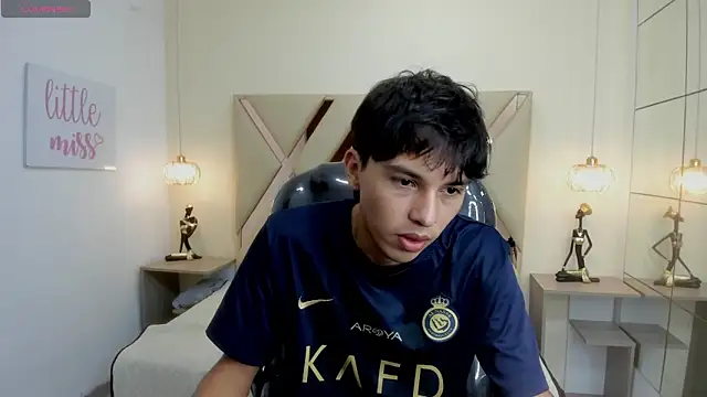 StiwenTwink online show from March 2026 04:21:01 PM