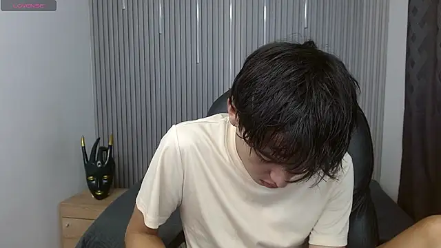 StiwenTwink online show from April 2026 01:33:02 PM