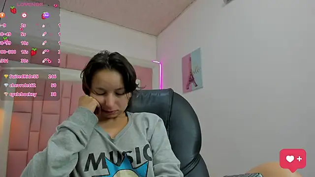 Klaret Toy online show from November 2025 12:49:02 PM