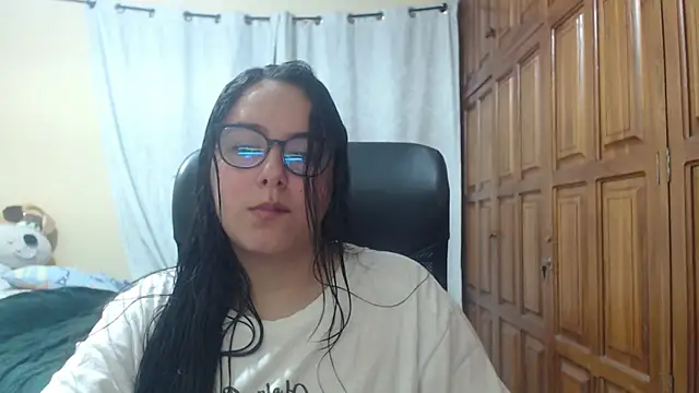 Venus cat  online show from April 2026 01:43:02 AM