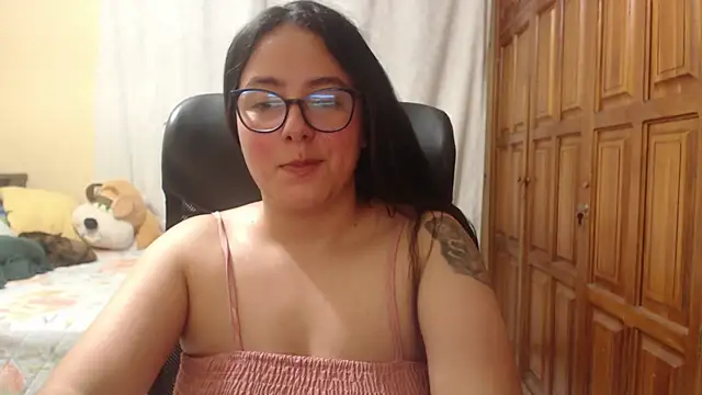 Snapshot of Venus_cat_ chatting on May 2026 02:19:01 AM Venus cat online show from May 2026 02:19:01 AM