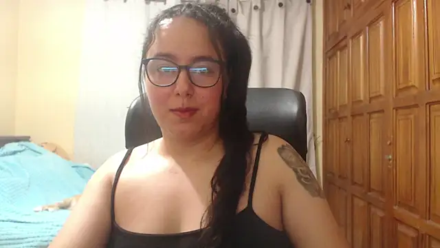 Snapshot of Venus_cat_ chatting on June 2026 04:36:02 AM Venus cat online show from June 2026 04:36:02 AM