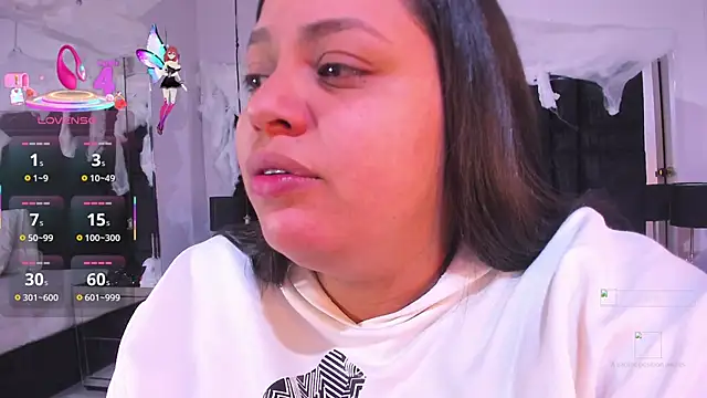 Snapshot of MayaCurvy chatting on October 2025 03:28:02 AM MayaCurvy online show from October 2025 03:28:02 AM