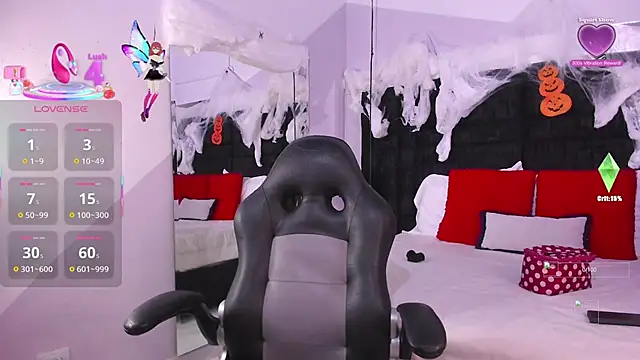 Snapshot of MayaCurvy chatting on October 2025 04:15:02 AM MayaCurvy online show from October 2025 04:15:02 AM