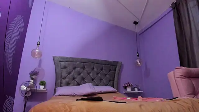 Snapshot of aliss_tb chatting on October 2025 01:10:01 PM aliss tb online show from October 2025 01:10:01 PM