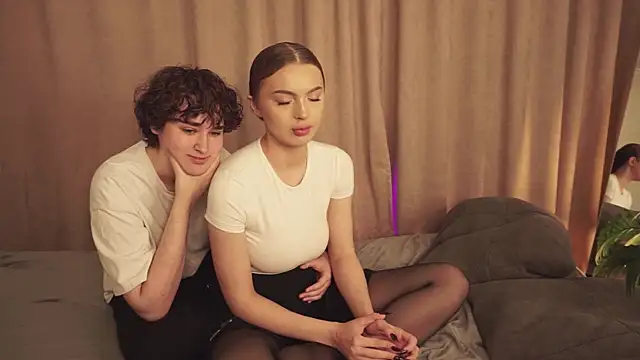 couplesilk online show from October 2025 05:08:01 PM