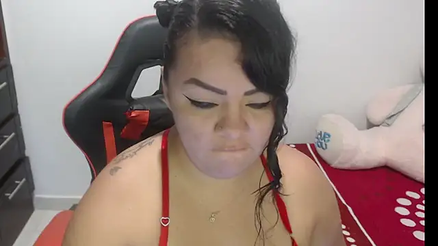 Snapshot of emily_sexxx chatting on November 2025 03:05:02 AM emily sexxx online show from November 2025 03:05:02 AM