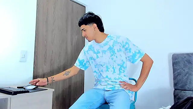 Snapshot of Anthony_carter chatting on November 2025 12:28:01 PM Anthony carter online show from November 2025 12:28:01 PM