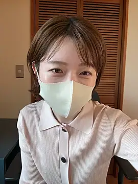 Snapshot of momo_yuipu chatting on October 2025 01:58:02 AM momo yuipu online show from October 2025 01:58:02 AM