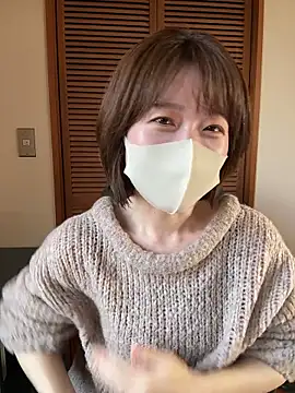 Snapshot of momo_yuipu chatting on November 2025 01:04:02 AM momo yuipu online show from November 2025 01:04:02 AM