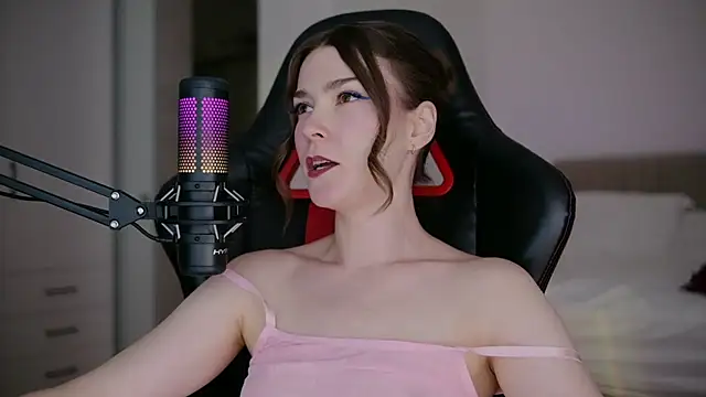 Snapshot of WowHelloAlice chatting on July 2026 08:22:02 PM WowHelloAlice online show from July 2026 08:22:02 PM