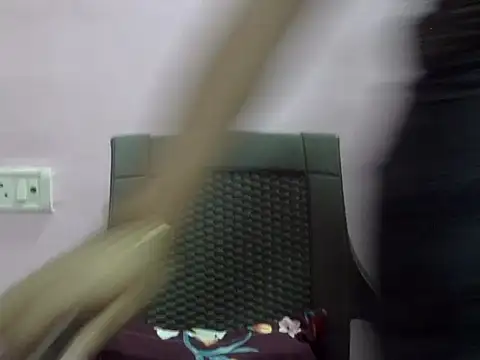 Laila Cute online show from April 2026 11:42:01 AM