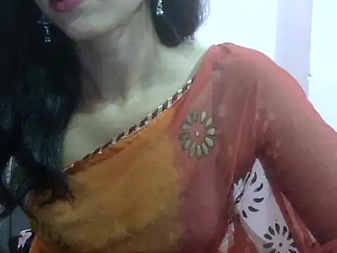 Snapshot of Laila_Cute chatting on July 2026 04:01:02 PM Laila Cute online show from July 2026 04:01:02 PM