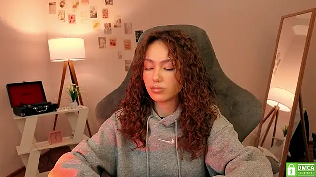 Snapshot of branchwithflowerss chatting on October 2025 11:53:02 AM branchwithflowerss online show from October 2025 11:53:02 AM