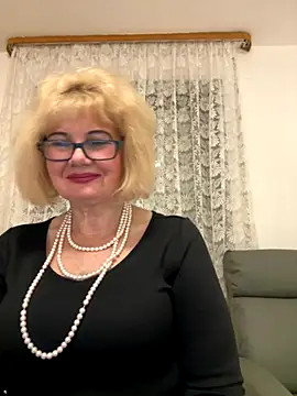 BoloshkaBlonda online show from November 2025 07:13:01 PM