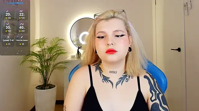 Shad0wPurr online show from October 2025 02:37:02 AM