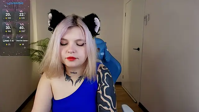 Shad0wPurr online show from October 2025 02:26:01 AM