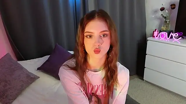 midnightMaya online show from November 2025 08:09:01 PM