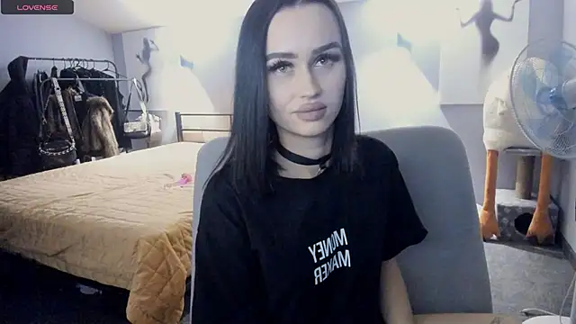 Snapshot of Lisa__Johnson chatting on November 2025 12:22:01 AM Lisa Johnson online show from November 2025 12:22:01 AM