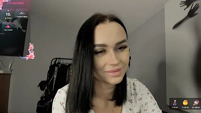 Snapshot of Lisa__Johnson chatting on November 2025 12:11:02 AM Lisa Johnson online show from November 2025 12:11:02 AM