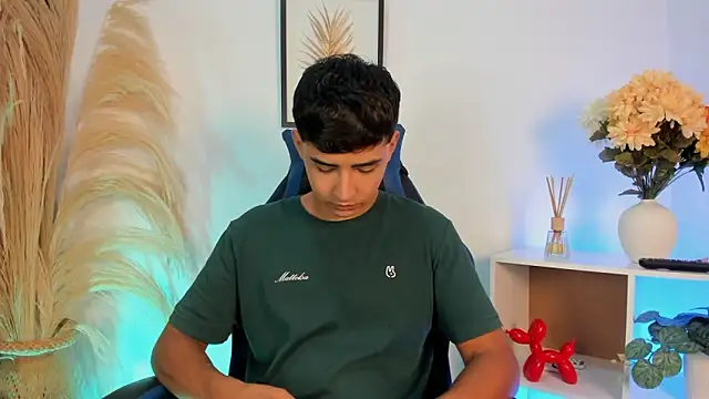 Thiago Connor21 online show from April 2026 11:40:02 PM