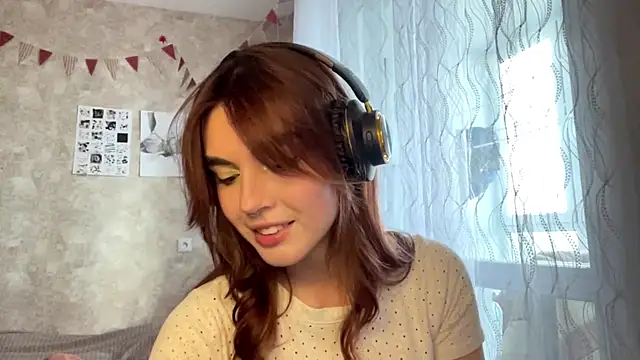 TeresitaLish online show from October 2025 02:14:02 PM