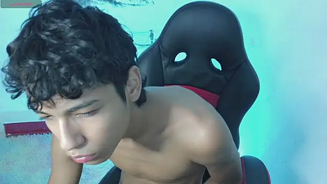 Snapshot of Im_david02 chatting on October 2025 07:58:02 PM Im david02 online show from October 2025 07:58:02 PM