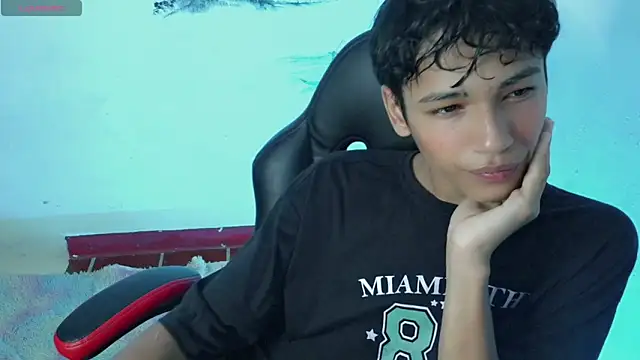 Snapshot of Im_david02 chatting on October 2025 01:00:02 PM Im david02 online show from October 2025 01:00:02 PM