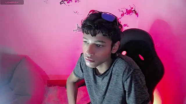 Snapshot of Im_david02 chatting on October 2025 01:44:02 PM Im david02 online show from October 2025 01:44:02 PM