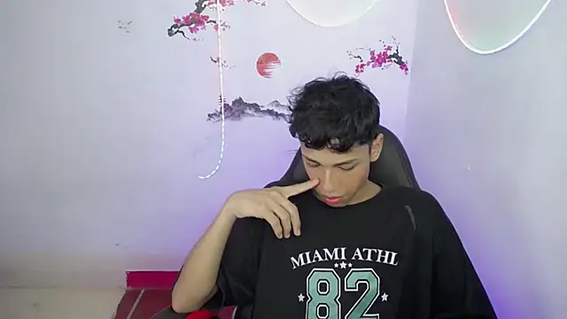 Snapshot of Im_david02 chatting on November 2025 12:56:01 PM Im david02 online show from November 2025 12:56:01 PM