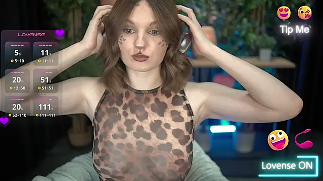 Snapshot of xoxo_molly chatting on October 2025 08:10:01 PM xoxo molly online show from October 2025 08:10:01 PM