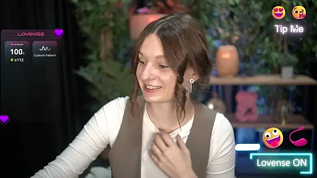 Snapshot of xoxo_molly chatting on November 2025 11:04:02 PM xoxo molly online show from November 2025 11:04:02 PM