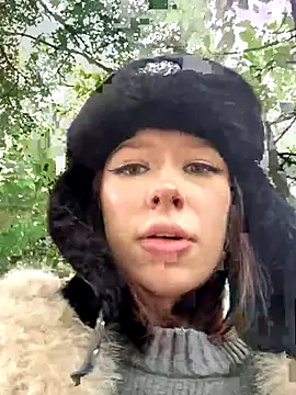 Snapshot of RollDolls chatting on October 2025 01:22:01 PM RollDolls online show from October 2025 01:22:01 PM